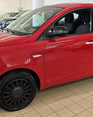 Lancia Ypsilon 1.0 Hybrid Silver