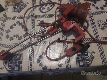 LAMPADA ROSSA VINTAGE CON MORSETTO ANNI 80