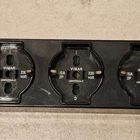 Multipresa Vimar Nera a 5 prese universali