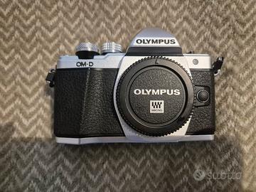 OLYMPUS OM-D