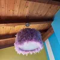 Lampadario lilla con Piume