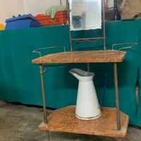 lavabo con piani in pietra primi del '900