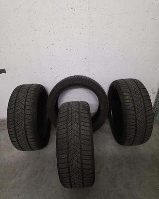 4 Pirelli Sottozero 225/40 R18 92V M+S