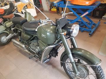 Moto Guzzi Falcone 1975 targa oro