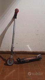 Monopattino Razor B120 età 5-12 anni