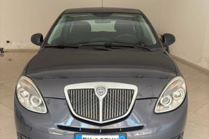 Lancia Ypsilon 1.3 MJT 75 CV Unyca