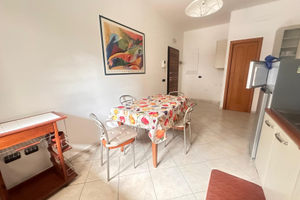 Appartamento (A2) ideale x uffici 1adiacente inps