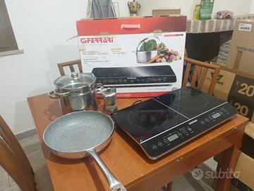 Piano a induzione con pentole