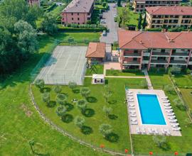 SIRMIONE bilocale con piscina/tennis/calcetto