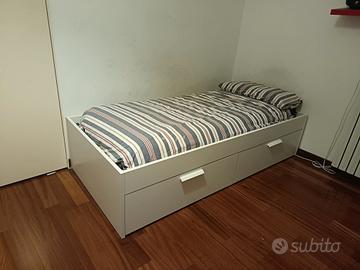 3 letti bianchi IKEA 