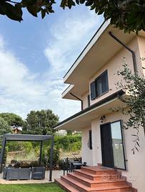 VILLA BIFAMILIARE 200 mq vicino STAZIONE RIANO