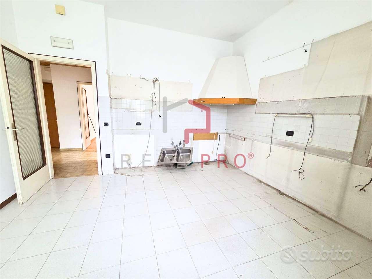 Appartamento – Bolzano - Bozen, Piani di Bolzano - Bozner Boden, Centro-Piani-Rencio - Zentrum-Bozner Boden-Rentsch - Vista 2