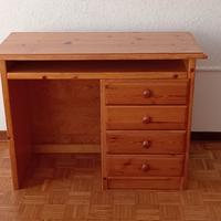 Scrivania in legno di pino