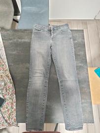 Pantaloni donna Wrangler grigi scuri