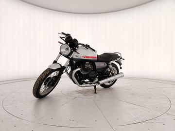 MOTO GUZZI V7 SPECIAL RED STRIPE TWIN TONE N13249