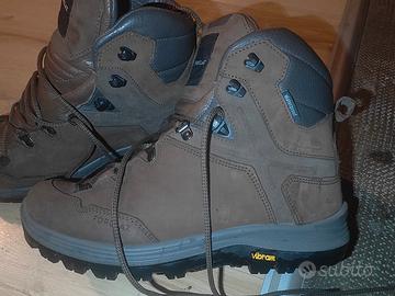 Scarponi da montagna cuoio suola Vibram 43