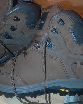 Scarponi da montagna cuoio suola Vibram 43