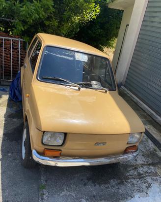 Fiat 126 prima serie 650 con fascioni cromati