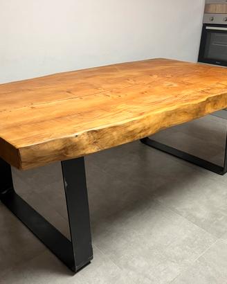 Tavolo in cedro del Libano