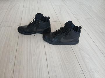 Nike Court Borough Mid – Total Black – Taglia  42