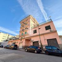 3 LOCALI A NAPOLI