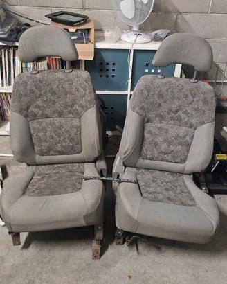 Sedili Nissan Patrol GR Y61