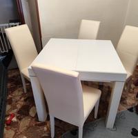 tavolo allungabile con sedie