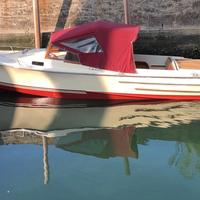 Motoscafo Celli-Pirelli modello "Caimano"