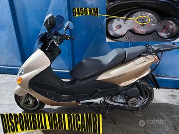 YAMAHA MAJESTY 125cc  ANNO 2000 x RICAMBI