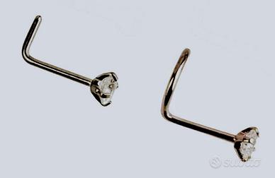 Due orecchini da naso