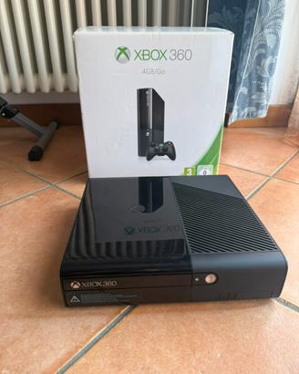 Xbox 360 + 2 Controller + Hard Disk