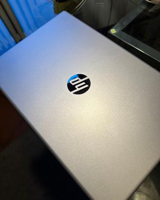 HP AMD RYZEN 7 COME NUOVO
