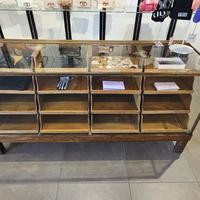 Mobile in legno porta camicie o accessori