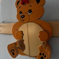 Attaccapanni/specchio a forma d’orso.