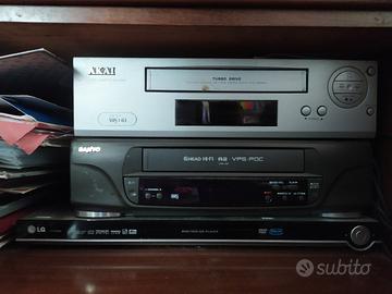 Due videoregistratori e lettore DVD