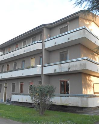 Ampio bilocale adattato a trilocale Vigevano