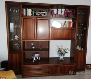 credenza più tavolo e sedie