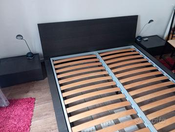 Letto king size completo di materasso e comodini