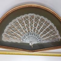 Ventaglio bianco dorato