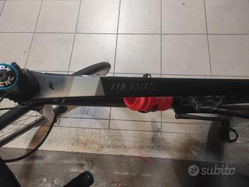Bici da corsa stradale Focus Izalco Max