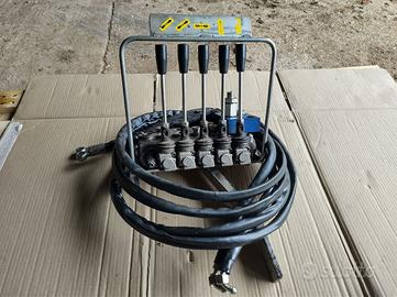 Distributore idraulico