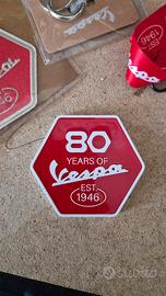 Placca in metallo 80 anni della Vespa