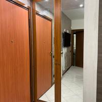 Armadio da ingresso con specchio