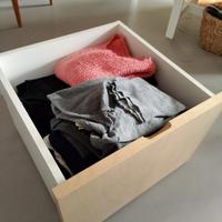 Cassettone Ikea con ruote.