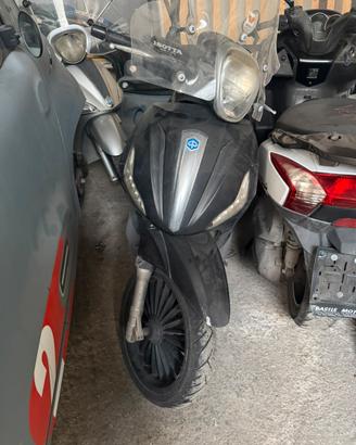 RICAMBI PIAGGIO BEVERLY 300 2011-2019