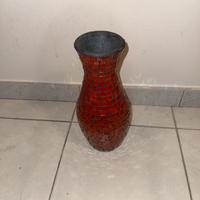 Vaso decorativo in mosaico rosso