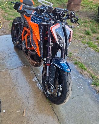 KTM SUPERDUKE R 1290 2021