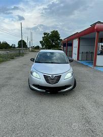 Lancia ypsilon 1.2 69 cv 5 porte SeS silver