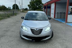 Lancia ypsilon 1.2 69 cv 5 porte SeS silver
