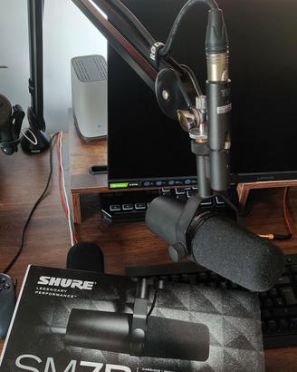 microfono professionale Shure sm7b con staffa